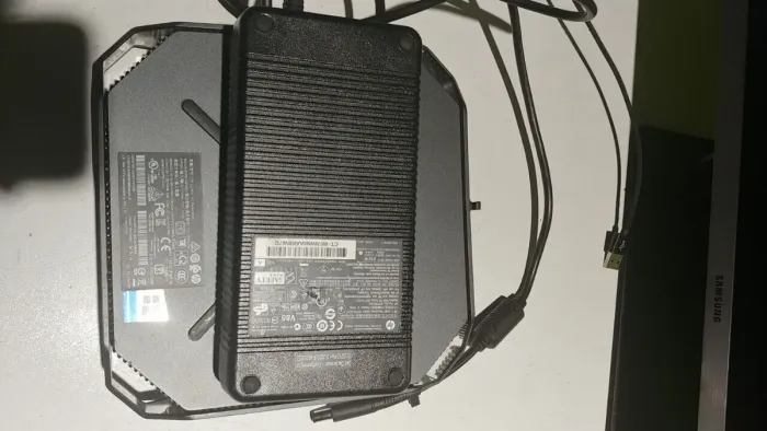 Неттоп HP Z2 Mini G3 USFF / Intel Core i5-6600 (4 ядра по 3.3 - 3.9 GHz) / 16 GB DDR4 / 256 GB SSD / nVidia Quadro M620, 2 GB GDDR5, 128-bit / WiFi б/в - зображення 4