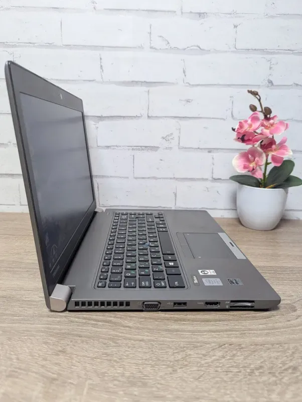 Ноутбук Б-клас Toshiba Tecra Z40-A-187 / 14" (1366x768) TN / Intel Core i5-4310U (2 (4) ядра по 2.0 - 3.0 GHz) / 8 GB DDR3 / 128 GB SSD / Intel HD Graphics 4400 / WebCam б/в - зображення 5