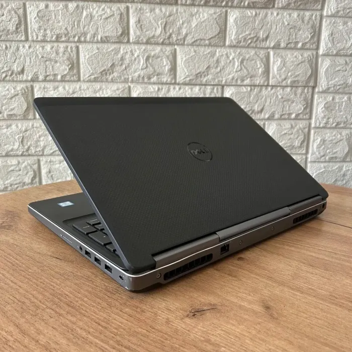 Мобільна робоча станція Б-клас Dell Precision 7520 / 15.6" (1920x1080) IPS / Intel Core i7-6820HQ (4 (8) ядра по 2.7 - 3.6 GHz) / 16 GB DDR4 / 256 GB SSD / nVidia Quadro M2200, 4 GB GDDR5, 128-bit / WebCam б/в - зображення 6