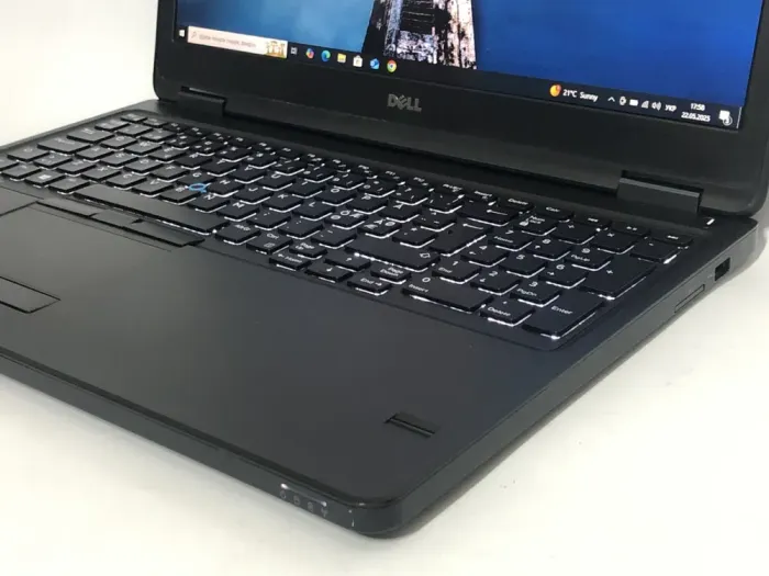 Ноутбук Dell Latitude E5550 / 15.6" (1920x1080) IPS / Intel Core i5-5300U (2 (4) ядра по 2.3 - 2.9 GHz) / 8 GB DDR3 / 500 GB HDD / Intel HD Graphics 5500 / WebCam б/в - зображення 9