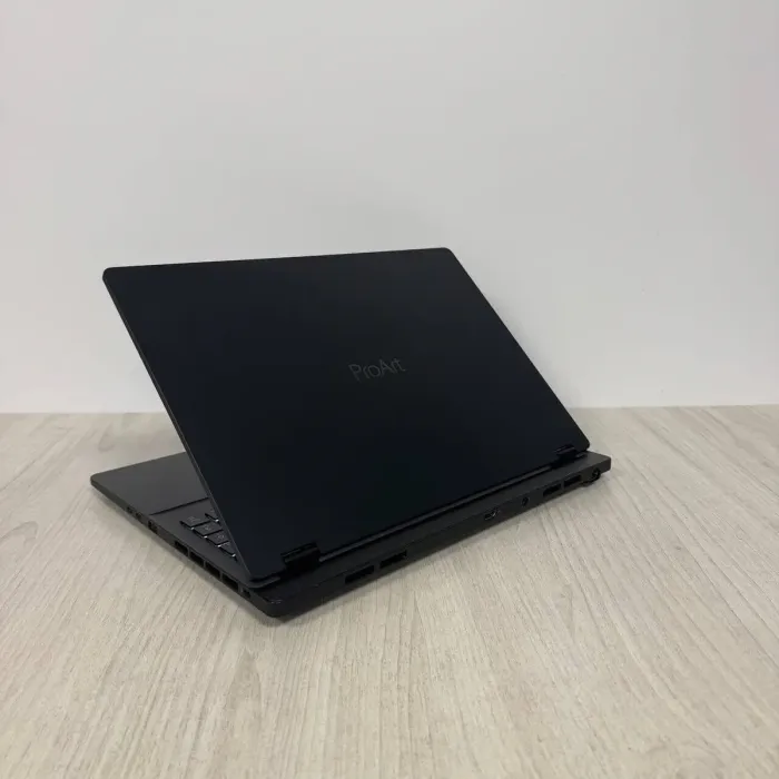 Ігровий ноутбук Asus ProArt Studiobook / 16" (2560x1600) OLED Touch / Intel Core i9-13980HX (24 (32) ядра по 2,2 - 5,5 ГГц) / 16 ГБ DDR5 / 512 ГБ SSD NVMe / nVidia Quadro RTX 3000, 6 ГБ GDDR6, 192-bit / WebCam б/в - зображення 6