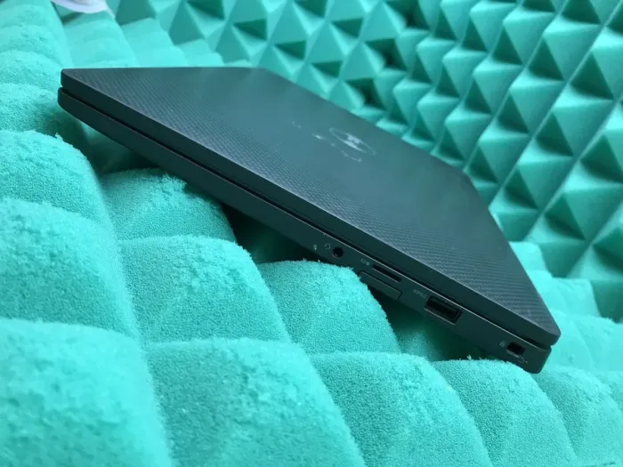 Ультрабук Б-клас Dell Latitude 7400 / 14" (1366x768) TN / Intel Core i5-8265U (4 (8) ядра по 1.6 - 3.9 GHz) / 8 GB DDR4 / 256 GB SSD M.2 / Intel UHD Graphics 620 / WebCam / USB 3.1 / HDMI / Windows 10 лицензия б/в - зображення 5