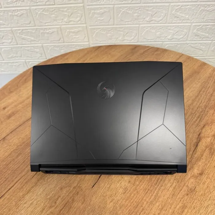 Ігровий ноутбук Б-клас MSI Pulse 15 B13VGK / 15.6" (1920x1080) IPS / Intel Core i7-13700H (14 (20) ядер по 2.4 - 5.0 GHz) / 32 GB DDR5 / 1000 GB SSD / nVidia GeForce RTX 4070, 8 GB GDDR6, 128-bit / WebCam б/в - зображення 3