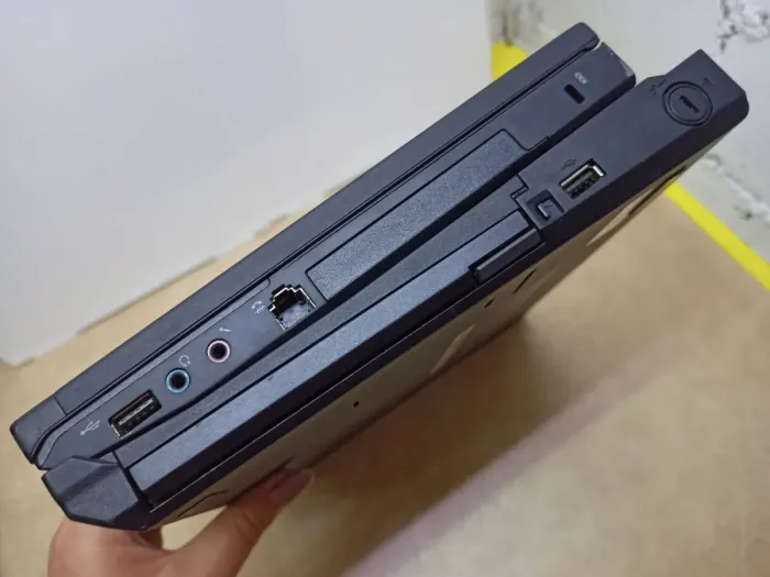 Ультрабук Б-клас Lenovo ThinkPad X201 / 12.1" (1280x800) TN / Intel Core i5-520M (2 (4) ядра по 2.4 - 2.93 GHz) / 4 GB DDR3 / 120 GB HDD / Intel HD Graphics / WebCam / Fingerprint б/в - зображення 6