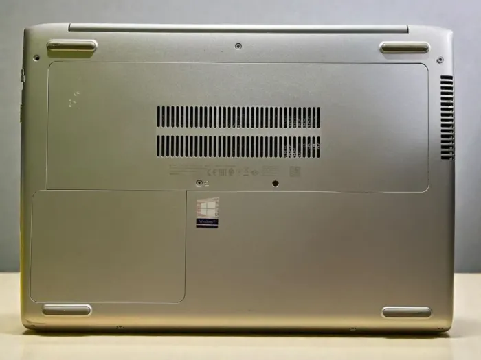 Ультрабук Б-клас HP ProBook 430 G5 / 13.3" (1920х1080) TN / Intel Core i5-8250U (4 (8) ядра по 1.6 - 3.4 GHz) / 4 GB DDR4 / 128 GB SSD / Intel UHD Graphics 620 / WebCam б/в - зображення 5