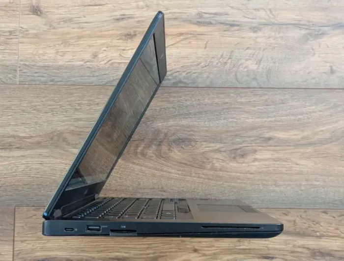 Ультрабук Dell Latitude 5490 / 14" (1920x1080) IPS / Intel Core i5-7300U (2 (4) ядра по 2.6 - 3.5 GHz) / 8 GB DDR4 / 128 GB SSD / Intel HD Graphics 620 / WebCam / HDMI б/в - зображення 4