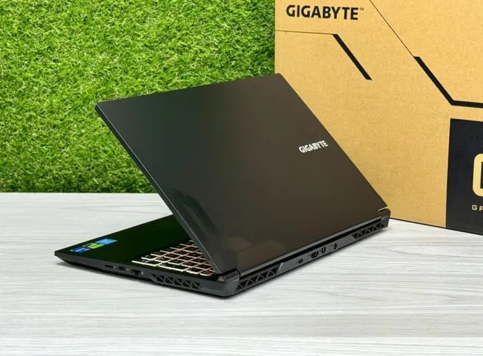 Ігровий ноутбук Gigabyte G5 KF / 15.6" (1920x1080) IPS / Intel Core i5-12500H (12 (16) ядер по 3.3 - 4.5 GHz) / 16 GB DDR4 / 512 GB SSD M.2 / nVidia GeForce RTX 4060, 8 GB GDDR6, 128-bit / WebCam / Win 11 Home б/в - зображення 5