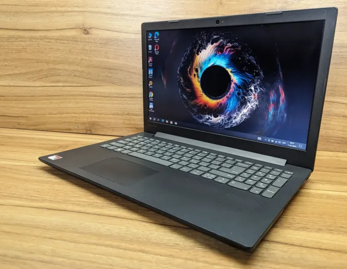 Ноутбук Б-клас Lenovo IdeaPad 130-15AST / 15.6" (1366x768) TN / AMD A9-9425 (2 ядра по 3.1 - 3.7 GHz) / 8 GB DDR4 / 240 GB SSD / AMD Radeon R5 Graphics / WebCam / Windows 10 б/в - зображення 5