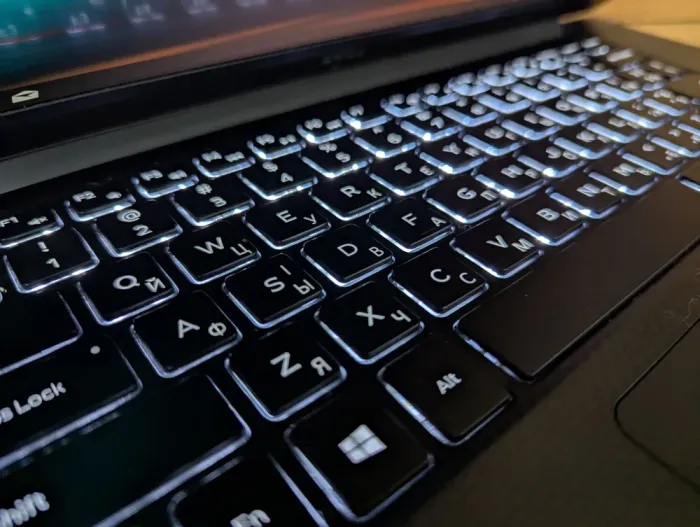 Мобільна робоча станція Dell Precision 5530 / 15.6" (1920x1080) IPS / Intel Core i7-8850H (6 (12) ядер по 2.6 - 4.3 GHz) / 32 GB DDR4 / 512 GB SSD / nVidia Quadro P1000, 4 GB GDDR5, 128-bit / HDMI / Windows 10 б/в - зображення 6