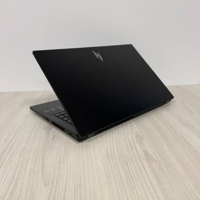 Ігровий ноутбук Acer Nitro V15 ANV15-41 / 15.6" (1920x1080) IPS / AMD Ryzen 7 7735HS (8 (16) ядер по 3.2 - 4.75 GHz) / 16 GB DDR5 / 512 GB SSD NVMe / nVidia GeForce RTX 4050, 6 GB GDDR6, 96-bit / WebCam б/в - зображення 6