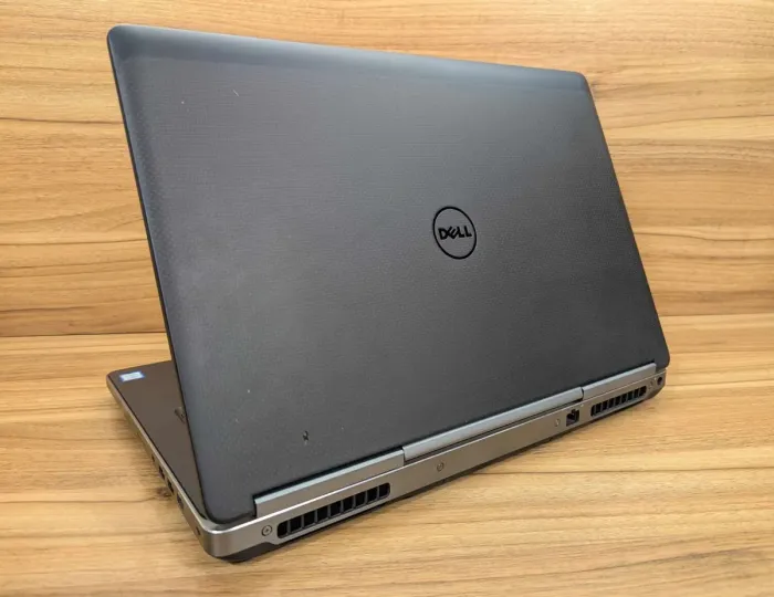 Мобільна робоча станція Dell Precision 7720 / 17.3" (1920x1080) IPS / Intel Core i7-7820HQ (4 (8) ядра по 2.9 - 3.9 GHz) / 32 GB DDR4 / 480 GB SSD / nVidia Quadro P3000, 6 GB GDDR5, 192-bit / WebCam / Windows 10 б/в - зображення 7