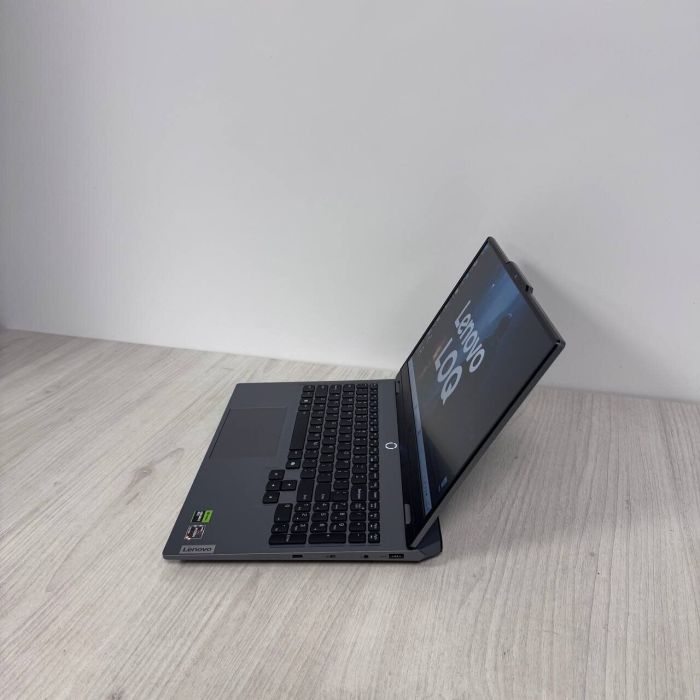Ігровий ноутбук Lenovo LOQ 15ARP9 / 15,6" (1920x1080) IPS / AMD Ryzen 5 7235HS (4 (8) ядра по 3,2 - 4,2 ГГц) / 12 ГБ DDR5 / 512 ГБ SSD NVMe / nVidia GeForce RTX 4050, 6 ГБ GDDR6, 96-біт / Веб-камера б/в - зображення 5