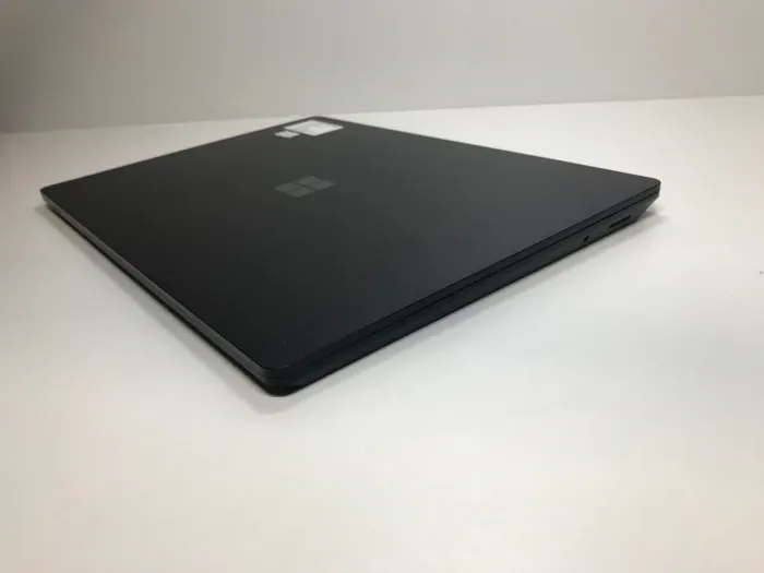Ультрабук Microsoft Surface Laptop 6 / 15" (2496x1664) IPS Touch / Intel Core Ultra 7 165H (16 (22) ядер по 3.8 - 5.0 GHz) / 16 GB DDR5 / 512 GB SSD / Intel Arc Graphics / WebCam б/в - зображення 5