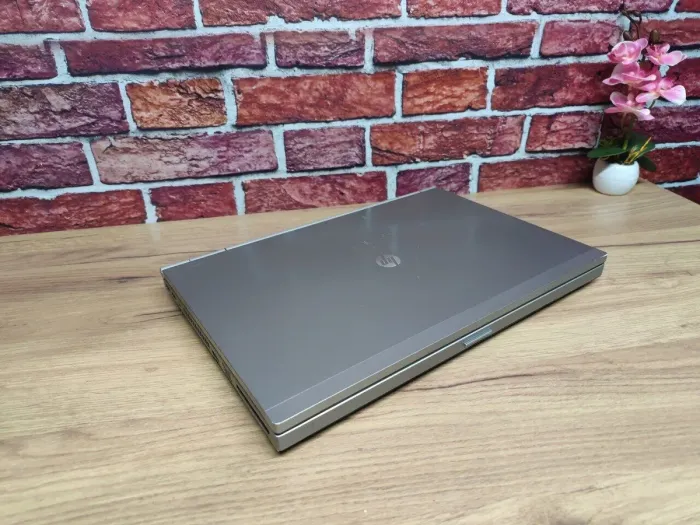 Ноутбук HP EliteBook 8560p / 15.6" (1366x768) TN / Intel Core i5-2540M (2 (4) ядра по 2.6 - 3.3 GHz) / 8 GB DDR3 / 128 GB SSD / Intel HD Graphics 3000 / WebCam / VGA б/в - зображення 6