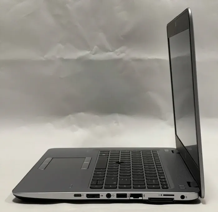 Ноутбук HP EliteBook mt43 / 14" (1920x1080) TN / AMD Pro A8-9600B (4 ядра по 2.4 - 3.3 GHz) / 8 GB DDR4 / 128 GB SSD / AMD Radeon R5 Graphics / WebCam / VGA б/в - зображення 5