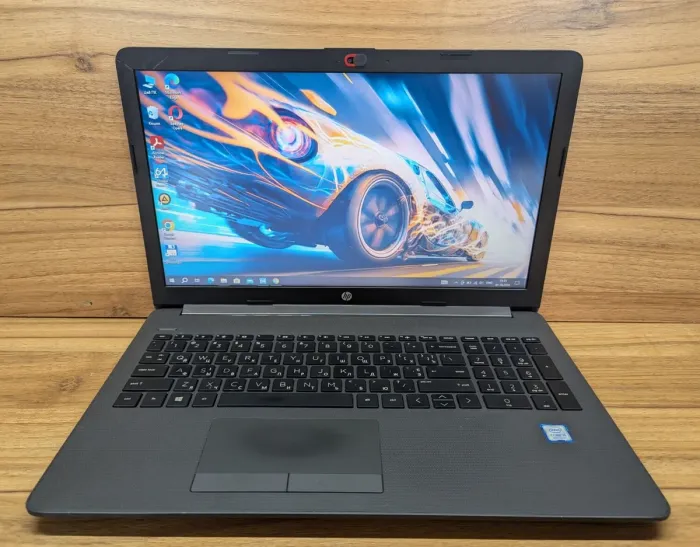 Ноутбук Б-клас HP 250 G7 / 15.6" (1366x768) TN / Intel Core i5-8265U (4 (8) ядра по 1.6 - 3.9 GHz) / 8 GB DDR4 / 256 GB SSD / Intel HD Graphics 620 / WebCam / Windows 10 б/в - зображення 2