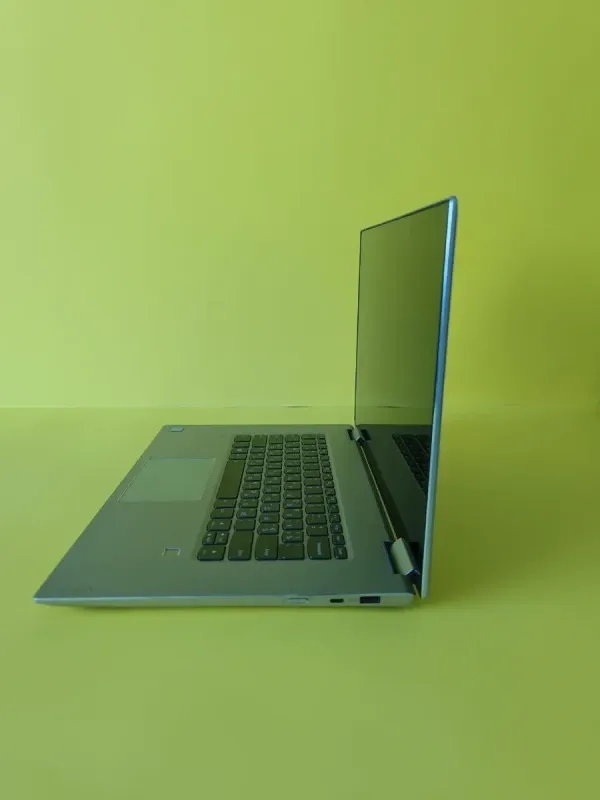 Ноутбук-трансформер Б-клас Lenovo Yoga 720-15IKB / 15.6" (1920x1080) IPS Touch / Intel Core i7-7700HQ (4 (8) ядра по 2.8 - 3.8 GHz) / 32 GB DDR4 / 256 GB SSD / Intel HD Graphics 620 / WebCam б/в - зображення 3