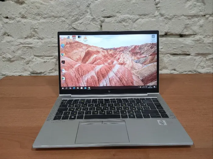 Ультрабук HP EliteBook 840 G7 / 14" (1920x1080) IPS / Intel Core i5-10210U (4 (8) ядра по 1.6 - 4.2 GHz) / 16 GB DDR4 / 240 GB SSD / Intel UHD Graphics / WebCam б/в - зображення 2