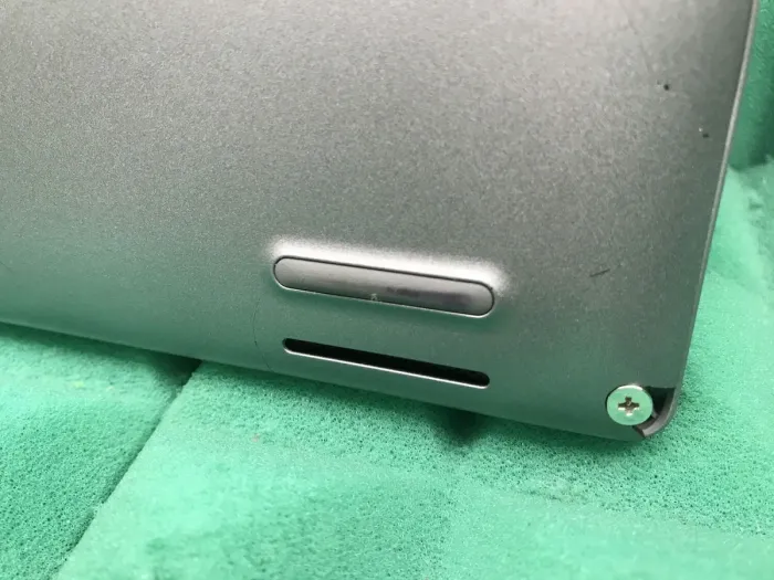 Ультрабук Б-клас Dell Latitude 5420 / 14" (1920x1080) IPS / Intel Core i5-1145G7 (4 (8) ядра по 2.6 - 4.4 GHz) / 8 GB DDR4 / 256 GB SSD M.2 / Intel Iris Xe Graphics / WebCam / USB 3.2 / HDMI / Windows 10 б/в - зображення 10