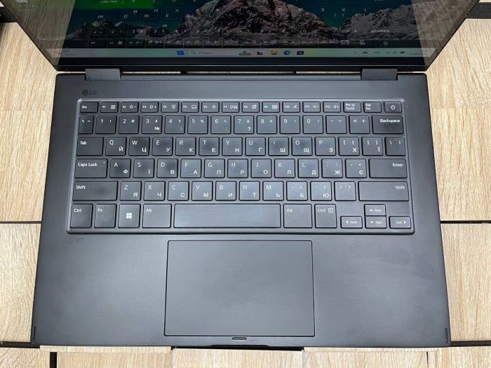Ультрабук-трансформер LG gram 14T90R-K.AAB8U1 / 14" (1920x1200) IPS Touch / Intel Core i7-1360P (12 (16) ядер по 2.2 - 5.0 GHz) / 16 GB DDR5 / 512 GB SSD M.2 / Intel Iris Xe Graphics / WebCam б/в - зображення 4