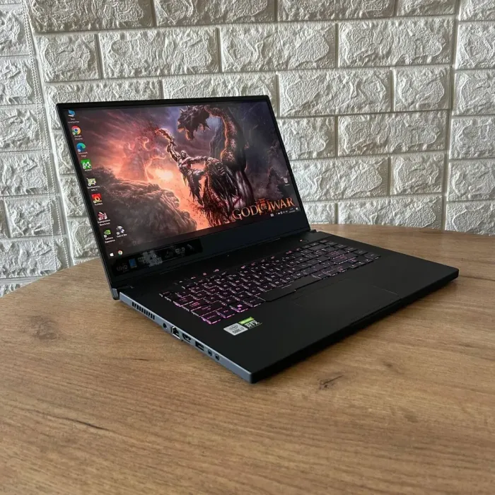 Ігровий ноутбук Asus ROG Zephyrus GU502LV / 15.6" (3840x2160) IPS / Intel Core i7-10750H (6 (12) ядер по 2.6 - 5.0 GHz) / 16 GB DDR4 / 1000 GB SSD / nVidia GeForce RTX 2060, 6 GB GDDR6, 192-bit б/в - зображення 4