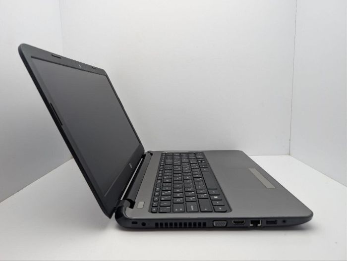 Ноутбук HP 250 G3 / 15.6" (1366x768) TN / Intel Celeron N2840 (2 ядра по 2.16 - 2.58 GHz) / 8 GB DDR3 / 120 GB SSD / Intel HD Graphics / WebCam / DVD-ROM б/в - зображення 4