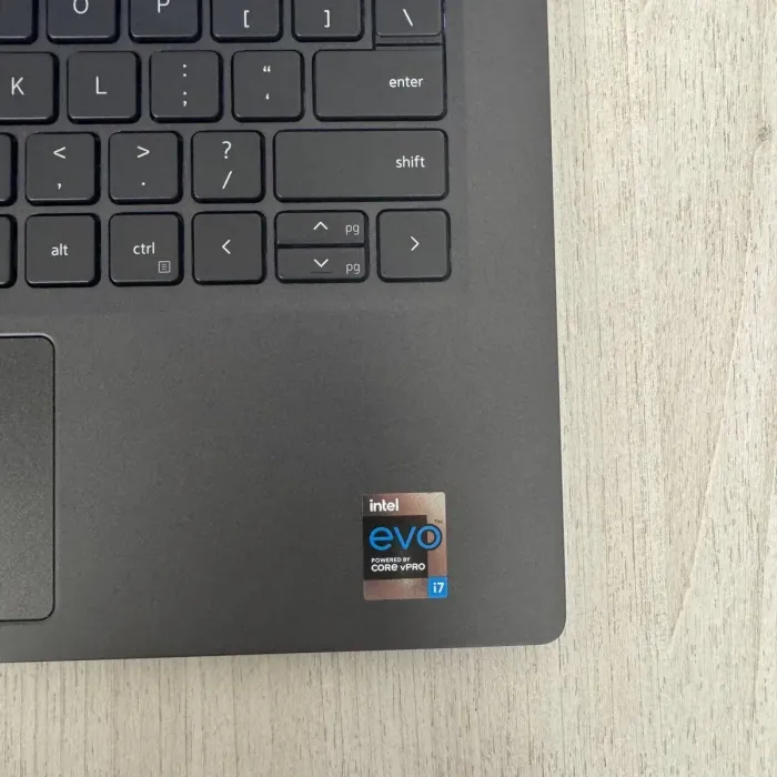 Ультрабук Dell Latitude 7320 / 13.3" (1920x1080) IPS / Intel Core i7-1185G7 (4 (8) ядра по 3.0 - 4.8 GHz) / 16 GB DDR4 / 250 GB SSD / Intel Iris Xe Graphics / WebCam б/в - зображення 4