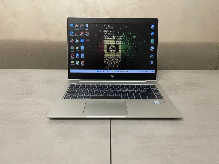 Ультрабук Б-клас HP EliteBook 840 G5 / 14" (1920x1080) IPS / Intel Core i5-8365U (4 (8) ядра по 1.6 - 4.1 GHz) / 16 GB DDR4 / 256 GB SSD M.2 / Intel UHD Graphics 620 б/в - зображення 2