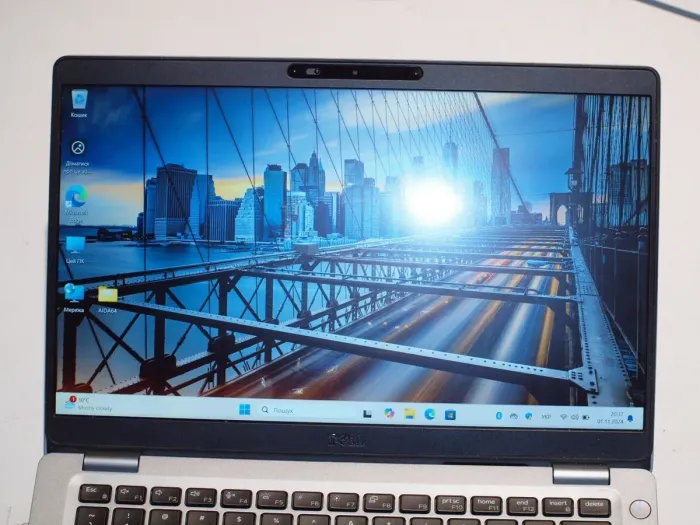 Ультрабук Б-клас Dell Latitude 5310 / 13.3" (1920x1080) IPS Touch / Intel Core i5-10310U (4 (8) ядра по 1.7 - 4.4 GHz) / 16 GB DDR4 / 256 GB SSD / UHD Graphics / WebCam / Win 11 Pro б/в - зображення 4