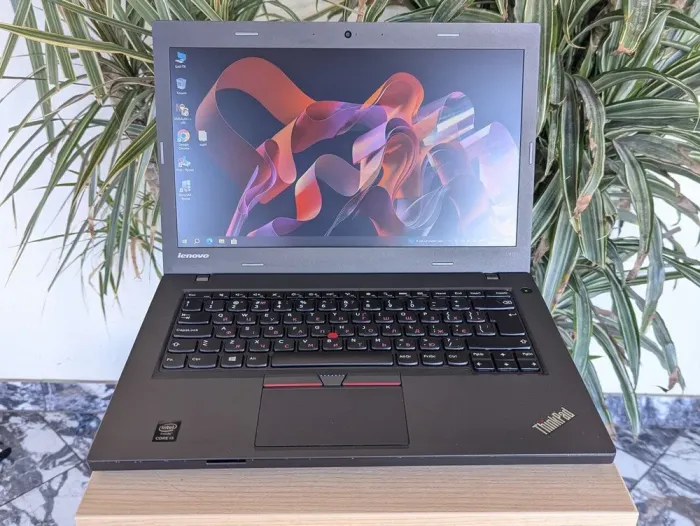 Ноутбук Б-клас Lenovo ThinkPad L450 / 14" (1366x768) TN / Intel Core i3-5005U (2 (4) ядра по 2.0 GHz) / 8 GB DDR3 / 128 GB SSD / Intel HD Graphics 5500 / WebCam б/в - зображення 2