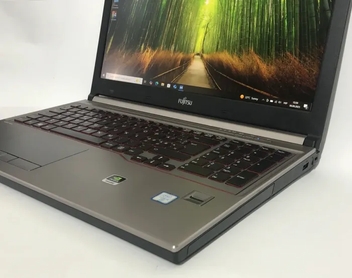 Мобільна робоча станція Fujitsu Celsius H760 / 15.6" (1920x1080) IPS / Intel Core i5-6440HQ (4 ядра по 2.6 - 3.5 GHz) / 16 GB DDR4 / 256 GB SSD / nVidia Quadro M600M, 2 GB GDDR5, 128-bit / WebCam / DisplayPort б/в - зображення 11