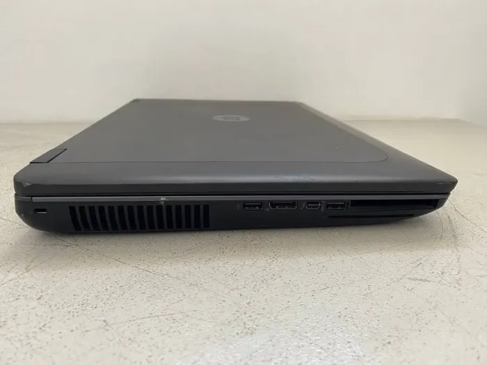 Мобільна робоча станція HP ZBook 17 G2 / 17.3" (1920x1080) TN / Intel Core i7-4710MQ (4 (8) ядра по 2.5 - 3.5 GHz) / 32 GB DDR3 / 240 GB SSD / nVidia Quadro K3100M, 4 GB GDDR5, 256-bit / WebCam б/в - зображення 3