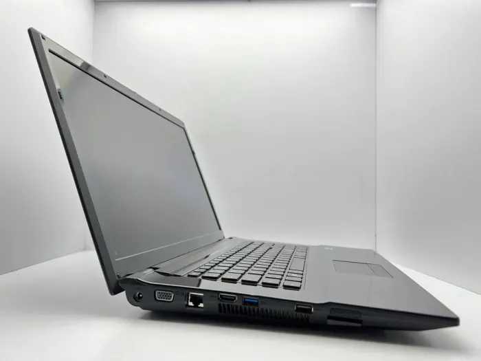 Ноутбук Terra Mobile 1748 / 17.3" (1600x900) TN / Intel Core i3-2330M (2 (4) ядра по 2.2 GHz) / 4 GB DDR3 / 240 GB SSD / Intel HD Graphics 3000 / WebCam б/в - зображення 4