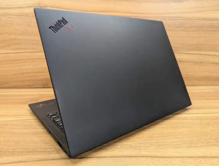 Ультрабук Lenovo ThinkPad X1 Carbon Gen9 / 14" (1920x1080) IPS / Intel Core i7-1185G7 (4 (8) ядра по 3.0 - 4.8 GHz) / 16 GB DDR4 / 512 GB SSD / Intel Iris Xe Graphics / WebCam / Windows 11 б/в - зображення 7