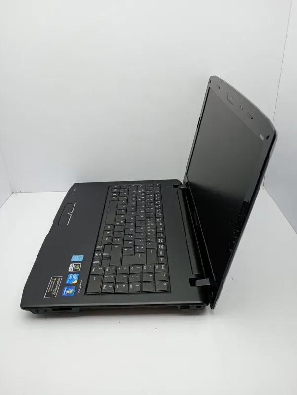 Ноутбук Acer Medion / 15.6" (1366x768) TN / Intel Core i3-370M (2 (4) ядра по 2.4 GHz) / 6 GB DDR3 / 320 GB HDD / Intel HD Graphics / WebCam б/в - зображення 4