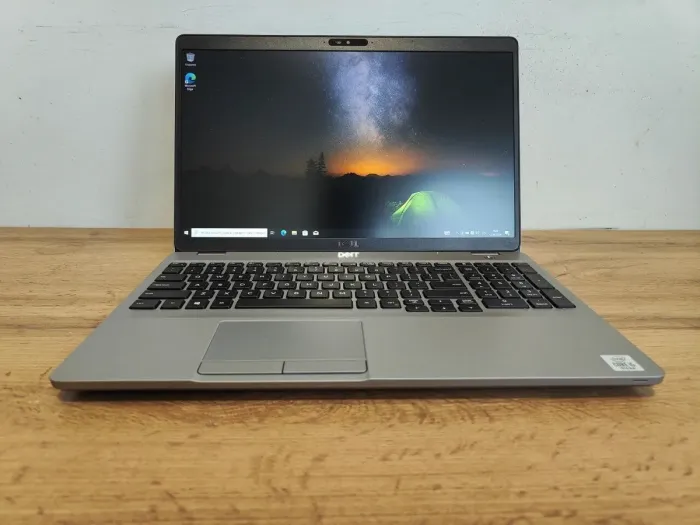 Ультрабук Б-клас Dell Precision 3551 / 15.6" (1920x1080) IPS / Intel Core i5-10400H (4 (8) ядра по 2.6 - 4.6 GHz) / 16 GB DDR4 / 256 GB SSD / Intel UHD Graphics / WebCam / Windows 10 Pro б/в - зображення 3