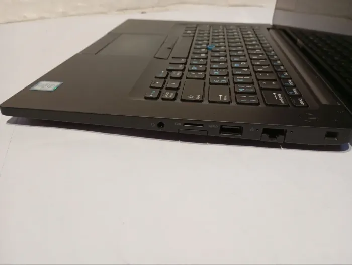 Ультрабук Б-клас Dell Latitude 7480 / 14" (1920x1080) TN / Intel Core i5-7300U (2 (4) ядра по 2.6 - 3.5 GHz) / 8 GB DDR4 / 120 GB SSD / Intel HD Graphics 620 / WebCam / Без АКБ б/в - зображення 6