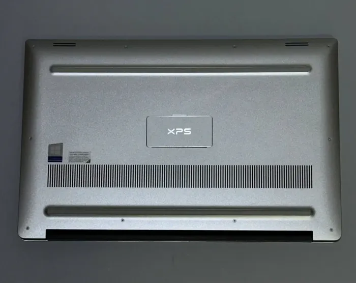 Ігровий ноутбук Dell XPS 15 7590 / 15.6" (1920x1080) IPS / Intel Core i7-9750H (6 (12) ядер по 2.6 - 4.5 GHz) / 32 GB DDR4 / 1000 GB SSD / nVidia GeForce GTX 1650, 4 GB GDDR6, 128-bit / WebCam / HDMI / Win 11 Pro б/в - зображення 5