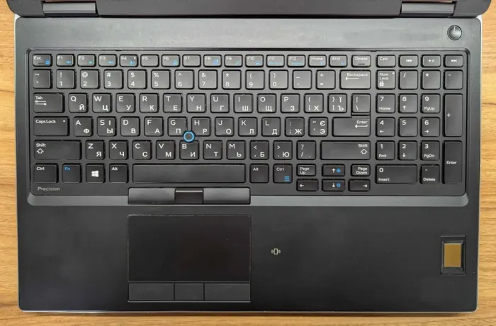 Мобільна робоча станція Б-клас Dell Precision 7530 / 15.6" (1920x1080) IPS / Intel Core i7-8850H (6 (12) ядер по 2.6 - 4.3 GHz) / 32 GB DDR4 / 512 GB SSD / nVidia Quadro P1000, 4 GB GDDR5, 128-bit / WebCam / Fingerprint / Windows 10 б/в - зображення 3