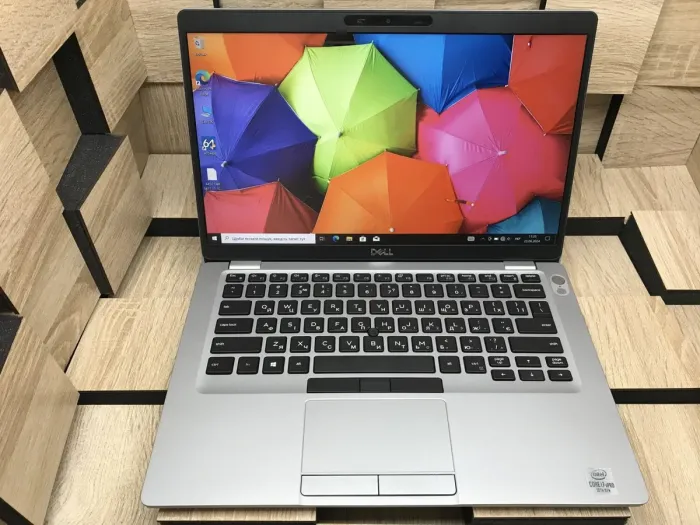 Ультрабук Б-клас Dell Latitude 5411 / 14" (1920x1080) IPS / Intel Core i7-10850H (6 (12) ядра по 2.7 - 5.1 GHz) / 8 GB DDR4 / 240 GB SSD M.2 / Intel UHD Graphics / WebCam / Windows 10 б/в - зображення 2
