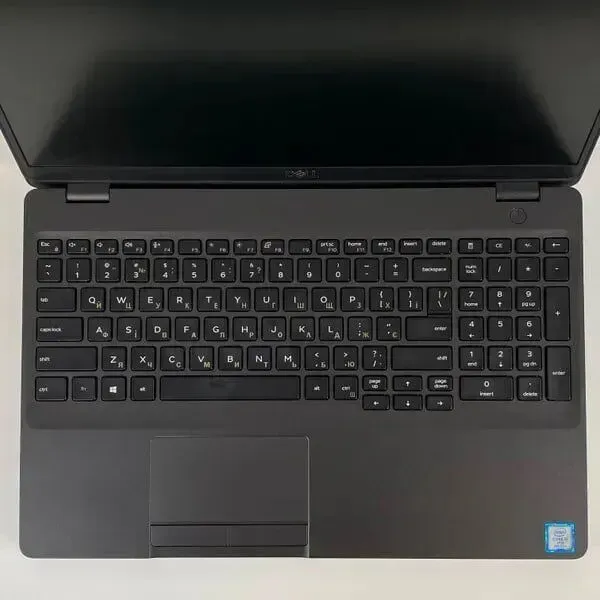 Ультрабук Dell Latitude 5500 / 15.6" (1366x768) TN / Intel Core i5-8365U (4 (8) ядра по 1.6 - 4.1 GHz) / 16 GB DDR4 / 256 GB SSD / Intel UHD Graphics / WebCam / HDMI б/в - зображення 3