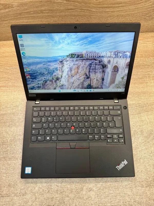 Ультрабук Lenovo ThinkPad L480 / 14" (1366x768) TN / Intel Core i3-8130U (2 (4) ядра по 2.2 - 3.4 GHz) / 8 GB DDR4 / 120 GB SSD / Intel UHD Graphics 620 / WebCam / Windows 11 б/в - зображення 2