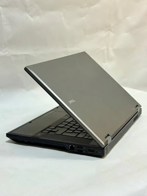 Ноутбук Б-клас Dell Latitude E5510 / 15.6" (1366x768) TN / Intel Core i5-560M (2 (4) ядра по 2.66 - 3.2 GHz) / 8 GB DDR3 / 120 GB SSD / Intel HD Graphics / WebCam / DVD-ROM / Не працює АКБ б/у - зображення 6