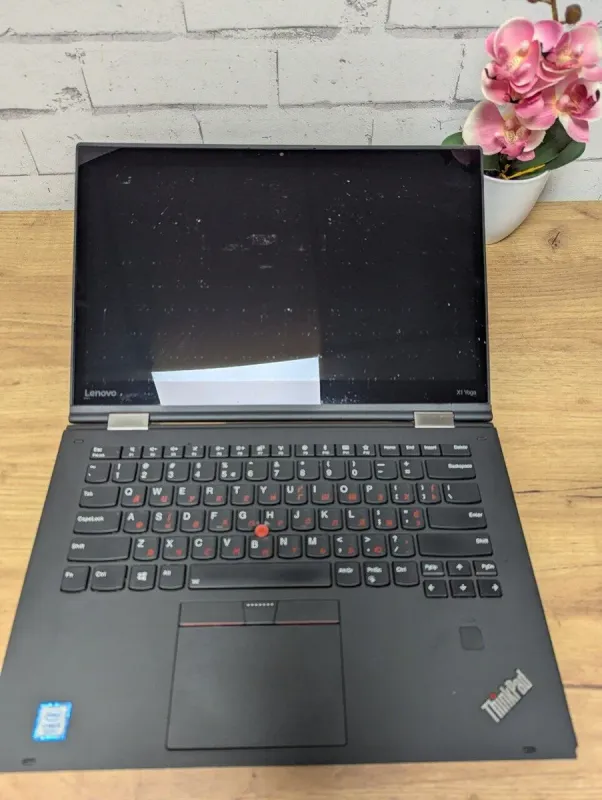 Ноутбук Б-клас Lenovo ThinkPad X1 Yoga (2rd Gen) / 14" (1920x1080) TN / Intel Core i5-7200U (2 (4) ядра по 2.5 - 3.1 GHz) / 8 GB DDR3 / 256 GB SSD / Intel HD Graphics 620 / WebCam б/в - зображення 4