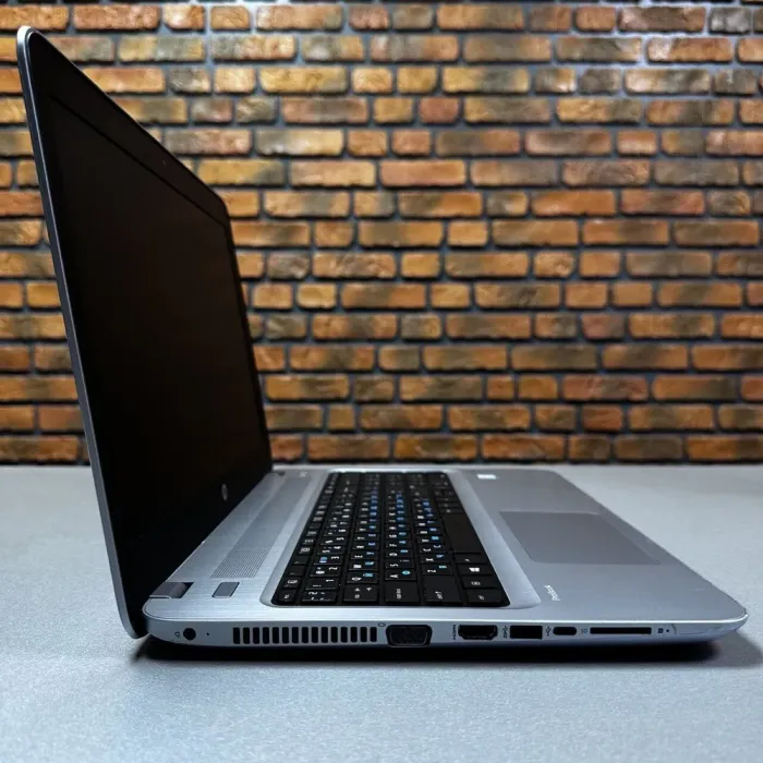 Ноутбук HP ProBook 450 G4 / 15.6" (1366x768) TN / Intel Core i5-7200U (2 (4) ядра по 2.5 - 3.1 GHz) / 8 GB DDR4 / 256 GB SSD / Intel HD Graphics 620 / WebCam б/в - зображення 4