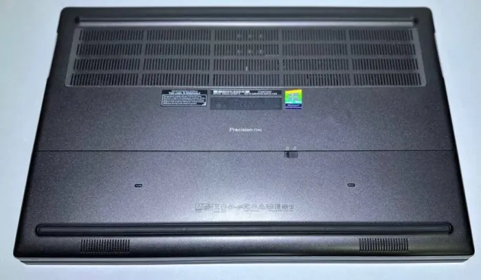 Мобільна робоча станція Dell Precision 7740 / 17.3" (1920x1080) IPS / Intel Core i7-9850H (6 (12) ядер по 2.6 - 4.6 GHz) / 32 GB DDR4 / 512 GB SSD / nVidia Quadro RTX 3000, 6 GB GDDR6, 192-bit / WebCam / Win 11 Pro б/в - зображення 4