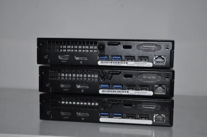 Неттоп Dell OptiPlex 3040 Micro USFF / Intel Core i5-6500T (4 ядра по 2.5 - 3.1 GHz) / 8 GB DDR3 / 250 GB HDD / Intel HD Graphics 530 / Блок питания б/в - зображення 4