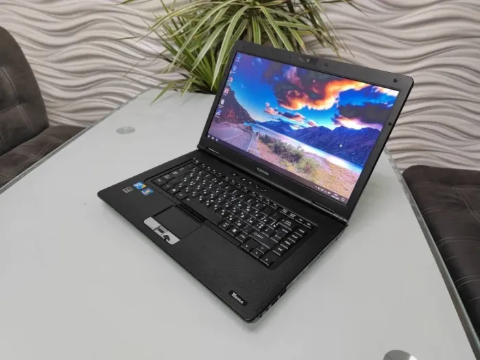 Ноутбук Б-класс Toshiba Tecra A11 / 15.6"  TN / Intel Core i5-560M (2 (4) ядра по 2.66-3.2 GHz) / 4GB DDR3 / 128 GB SSD / Intel HD Graphics / WebCam / VGA б/в - зображення 4