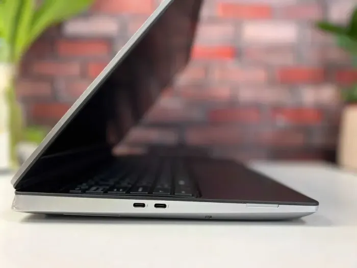 Мобільна робоча станція Dell Precision 7560 / 15.6" (1920x1080) IPS / Intel Core i9-11950H (8 (16) ядер по 2.6 - 5.0 GHz) / 32 GB DDR4 / 1000 GB SSD M.2 / nVidia RTX A4000, 8 GB GDDR6, 256-bit / WebCam б/в - зображення 4