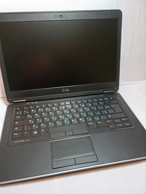 Ультрабук Б-клас Dell Latitude E7440 / 14" (1920x1080) TN / Intel Core i5-4300U (2 (4) ядра по 1.9 - 2.9 GHz) / 8 GB DDR3 / 256 GB SSD / Intel HD Graphics 4400 / WebCam б/в - зображення 3